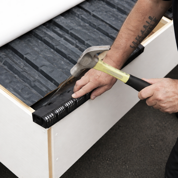 40 x Over Fascia Vents 1 Metre x 25mm