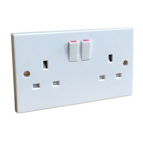 5 x White Double Wall Sockets 2 Gang Square Edge Trade Pack